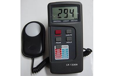 Đánh giá kỹ thuật máy đo cường độ ánh sáng Total Meter LX-1330B